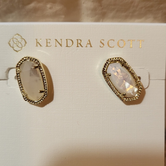 Kendra Scott Jewelry - **** SOLD ***** Kendra Scott Gold Stud Earrings in Ivory Pearl